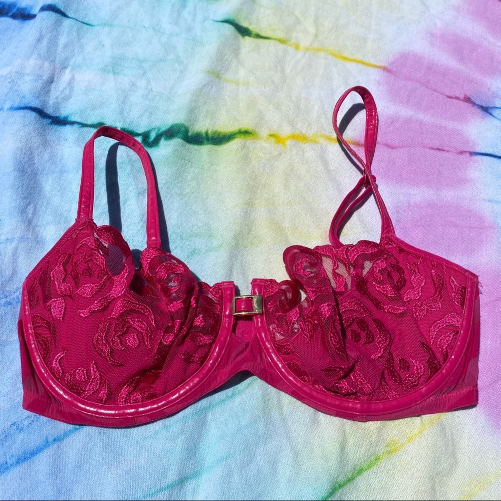 Victoria’s Secret Very Sexy Belted Pink Lace Bra